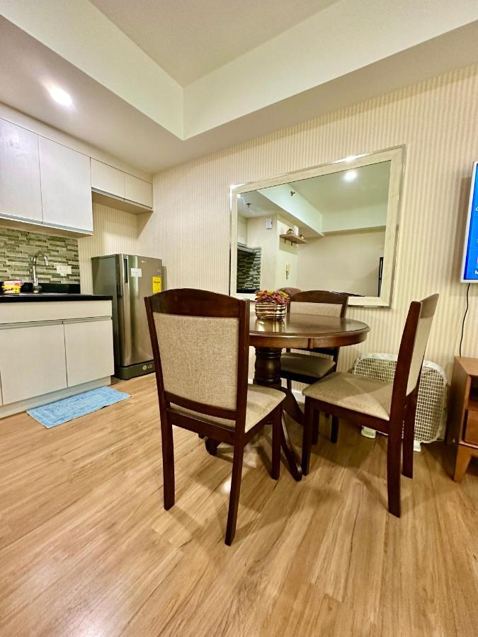 Feels Like Home Condos Abreeza Place Tower 1 & 2 Davao City Exterior foto