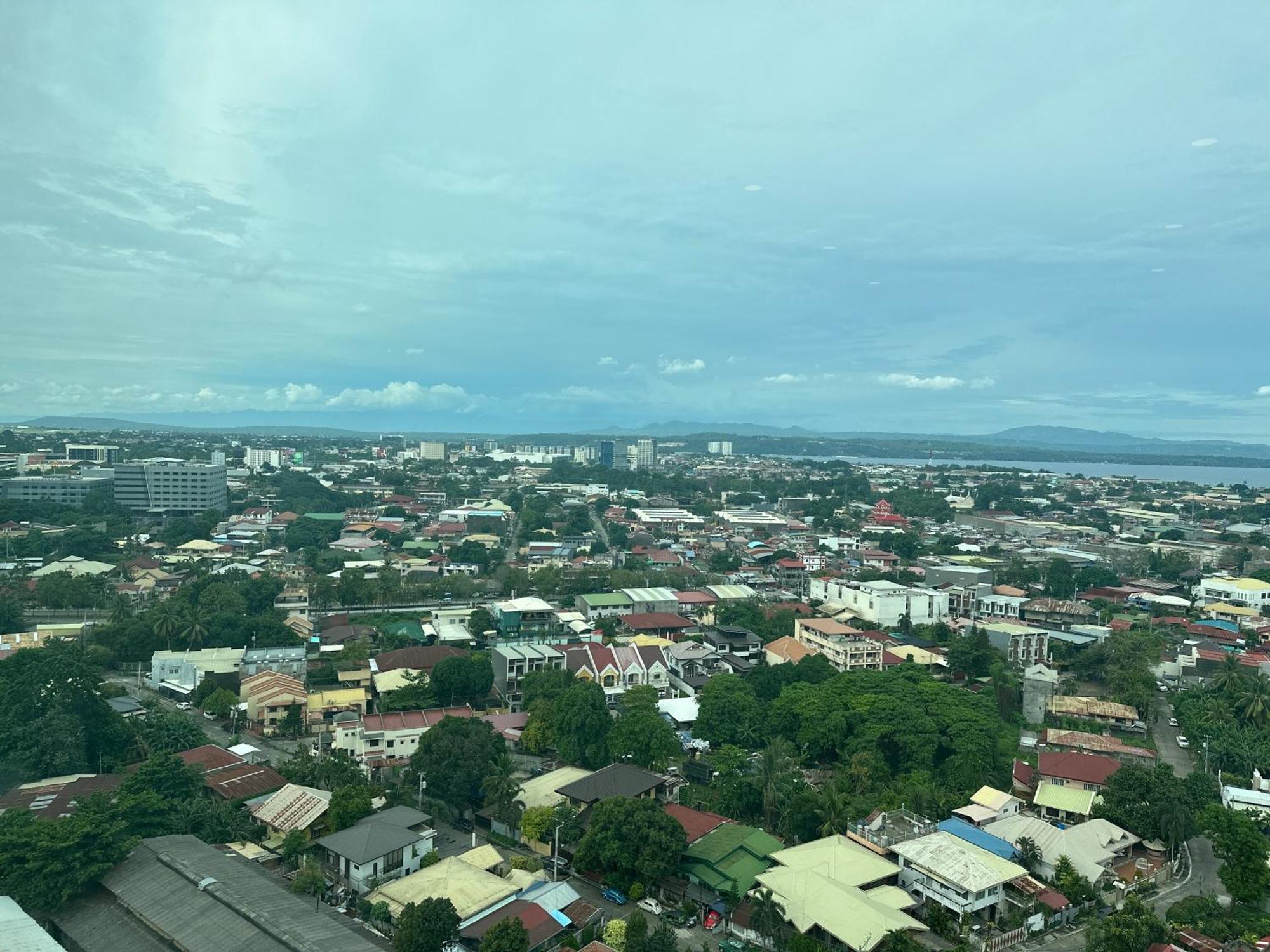 Feels Like Home Condos Abreeza Place Tower 1 & 2 Davao City Exterior foto